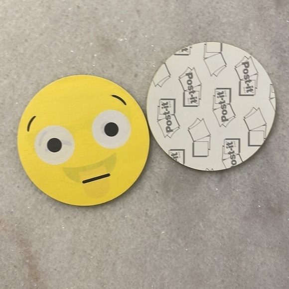 Post It Note pads New Smiley Face Expressions - Picture 2 of 5